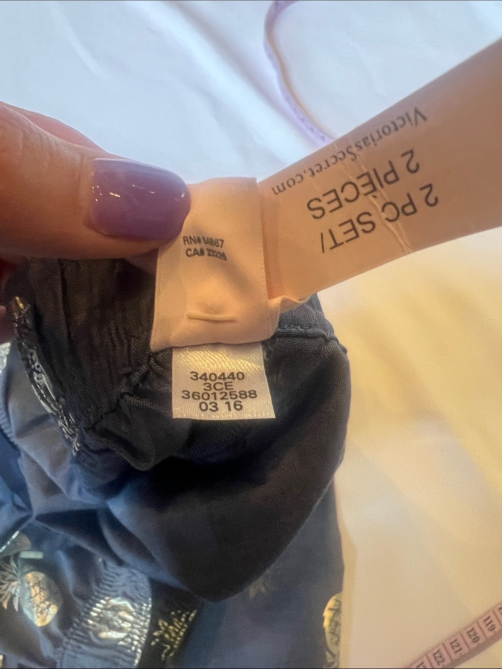 Victoria’s Secret Sz L Blue Pajama Pants Metallic Pineapple Print Relaxed, Sleep - Picture 10 of 10